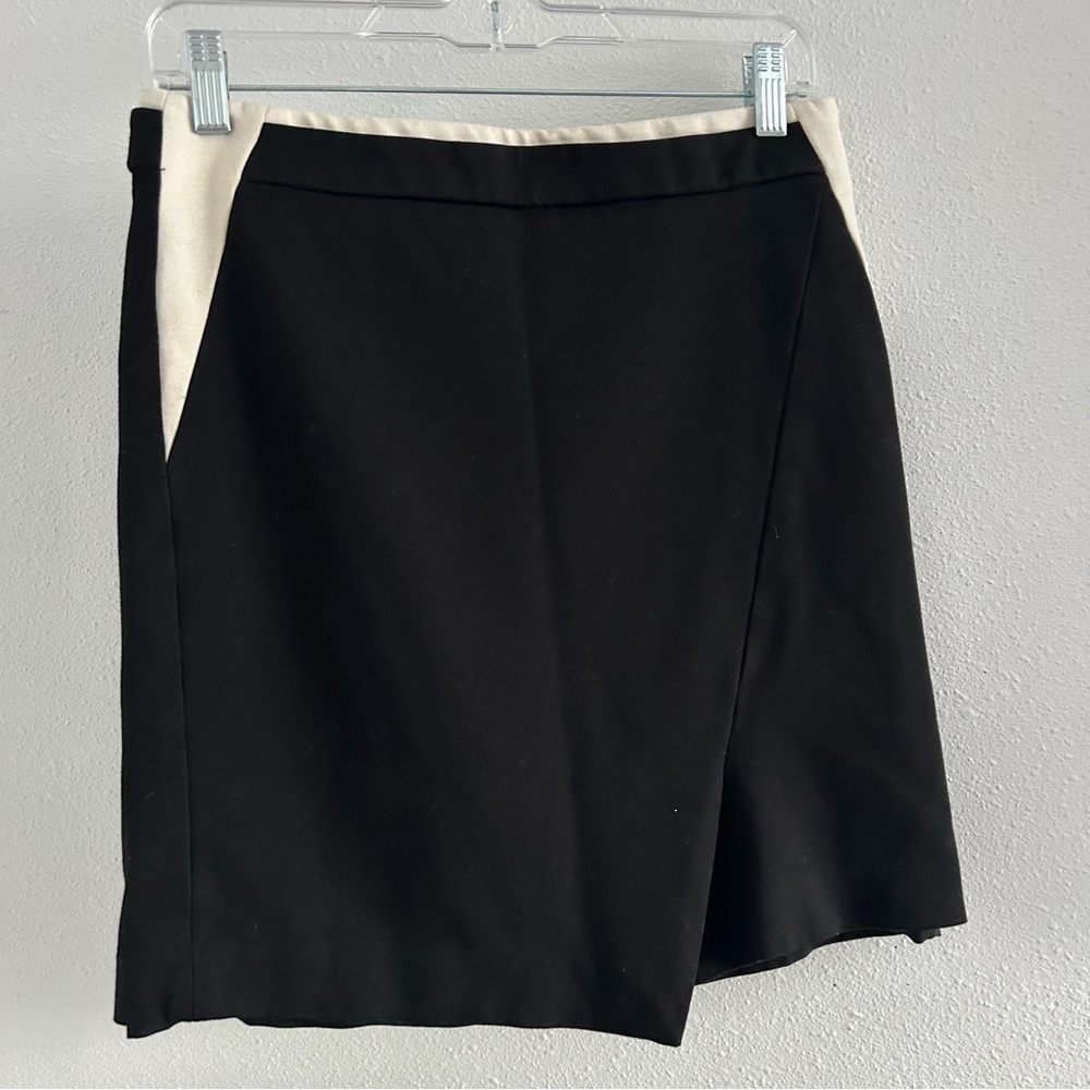 White House Black Market Black and White Mini Skirt Size 0